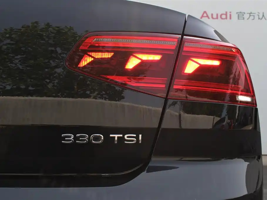 VOLKSWAGEN MAGOTAN 2022