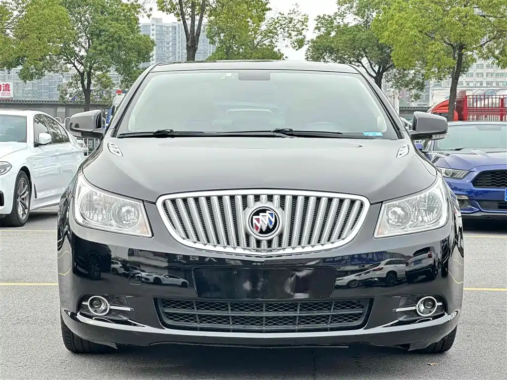 BUICK LACROSSE 2012