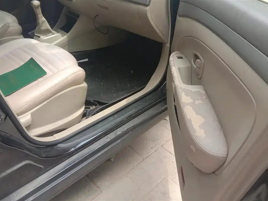 NISSAN SYLPHY 2017
