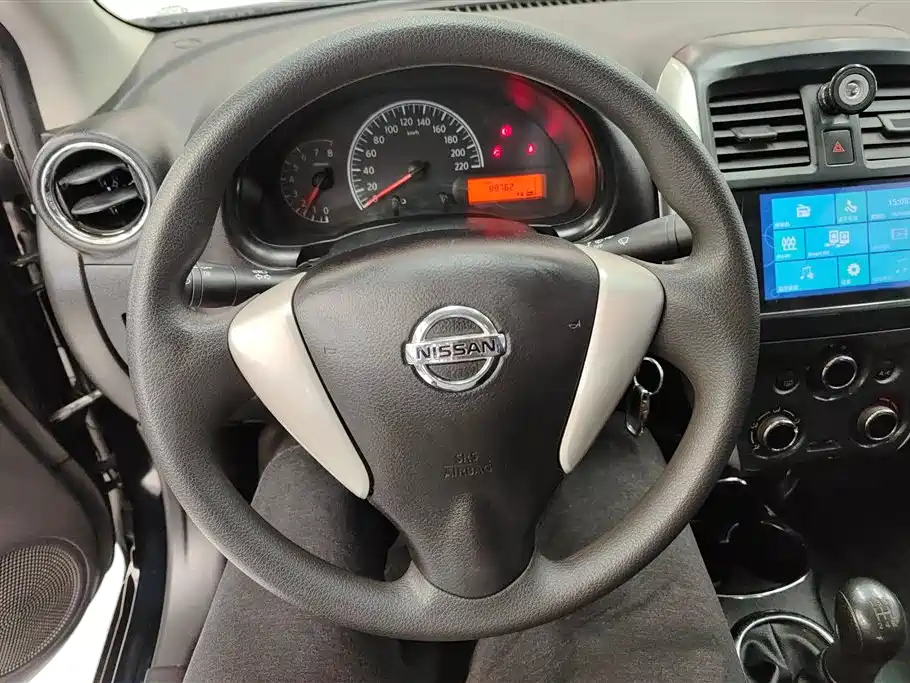 NISSAN SUNNY 2014
