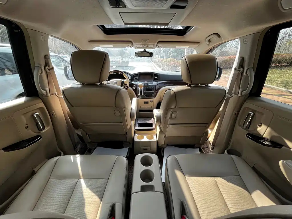 NISSAN QUEST 2014