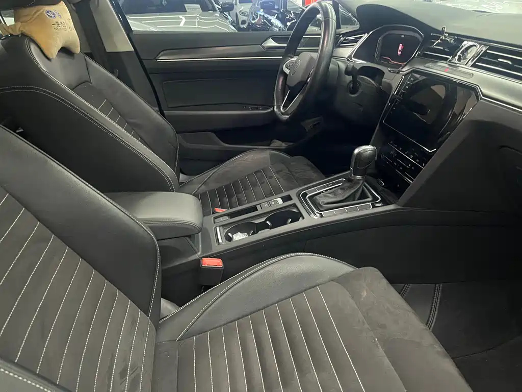 VOLKSWAGEN MAGOTAN 2021