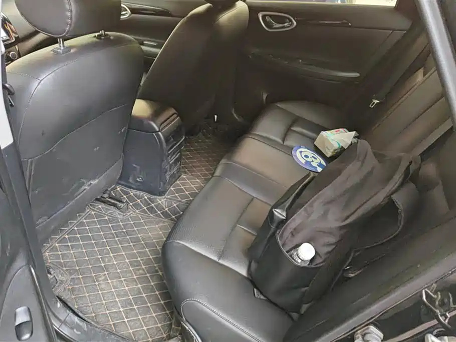NISSAN SYLPHY 2019