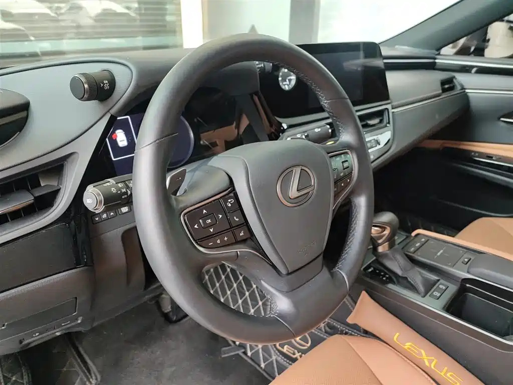 LEXUS ES 2022