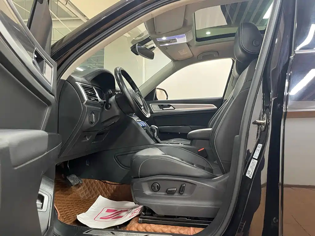VOLKSWAGEN TOURAN 2021