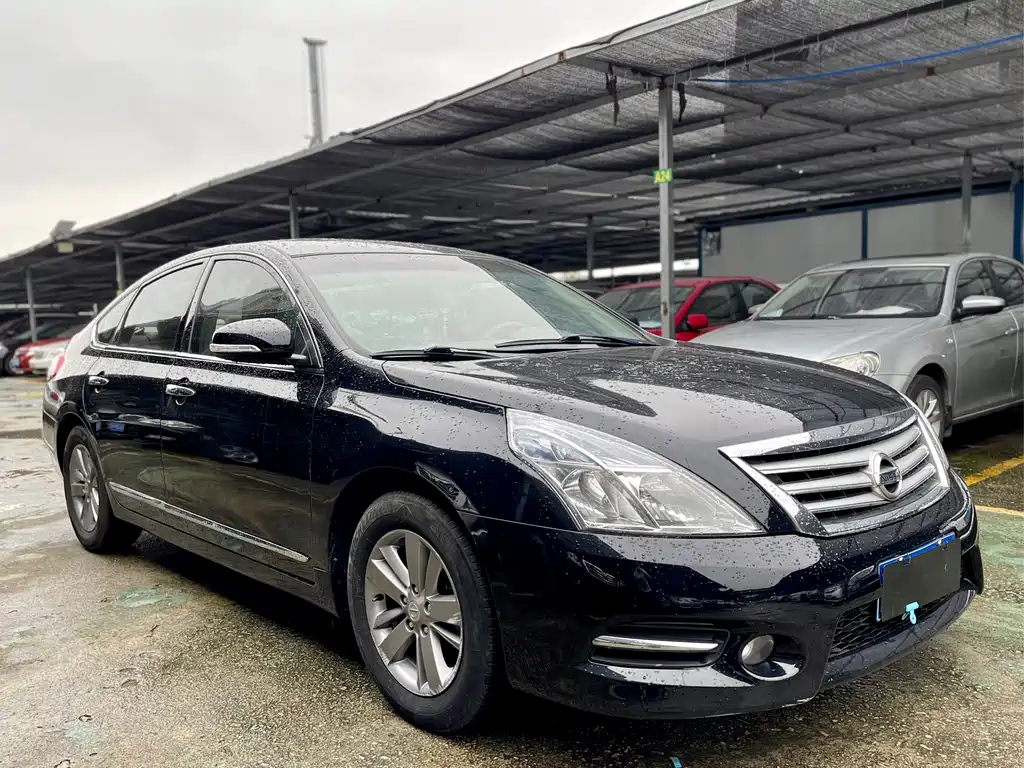 NISSAN TEANA 2011