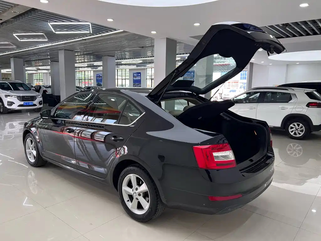 SKODA OCTAVIA 2014