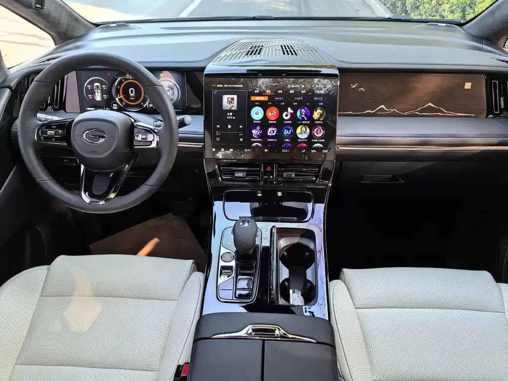 TRUMPCHI M8 2023
