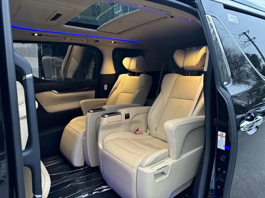 TOYOTA ALPHARD 2018