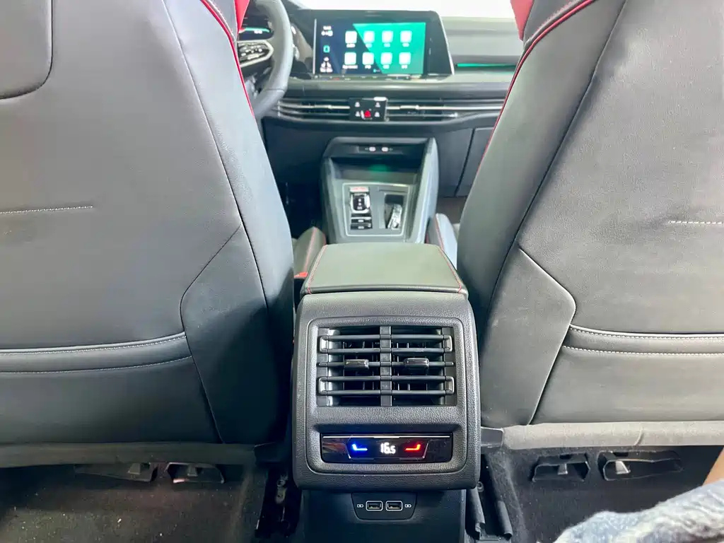 VOLKSWAGEN GOLF GTI 2021