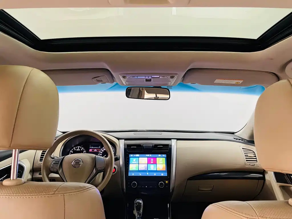 NISSAN TEANA 2015
