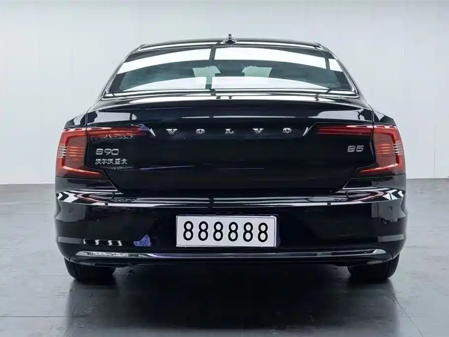 VOLVO S90 2022