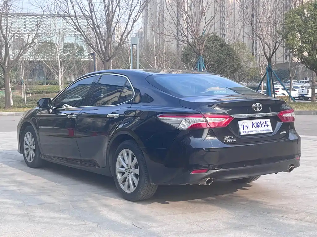 TOYOTA CAMRY 2018