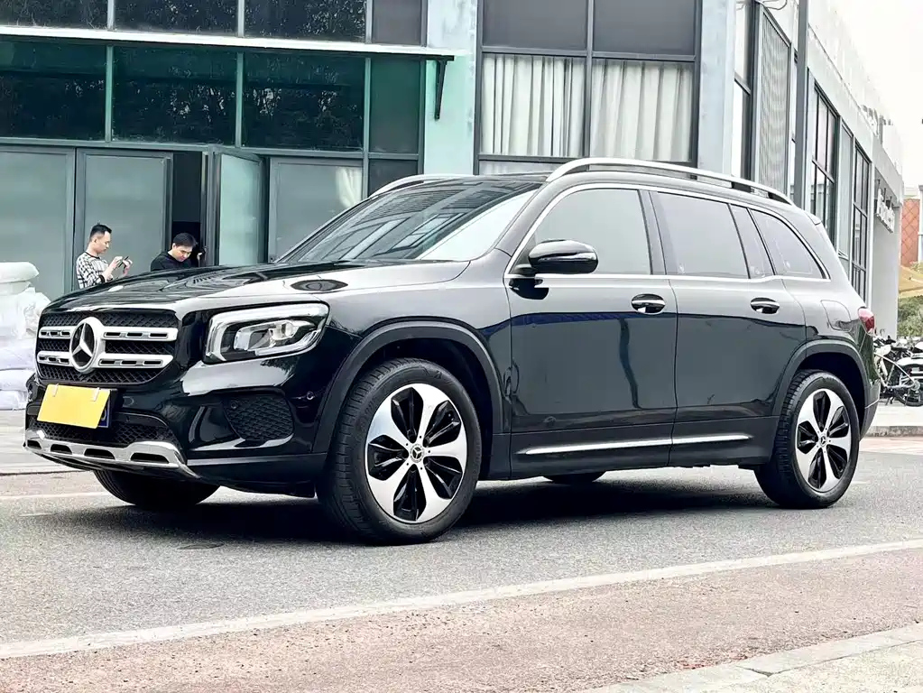 MERCEDES BENZ GLB 2023
