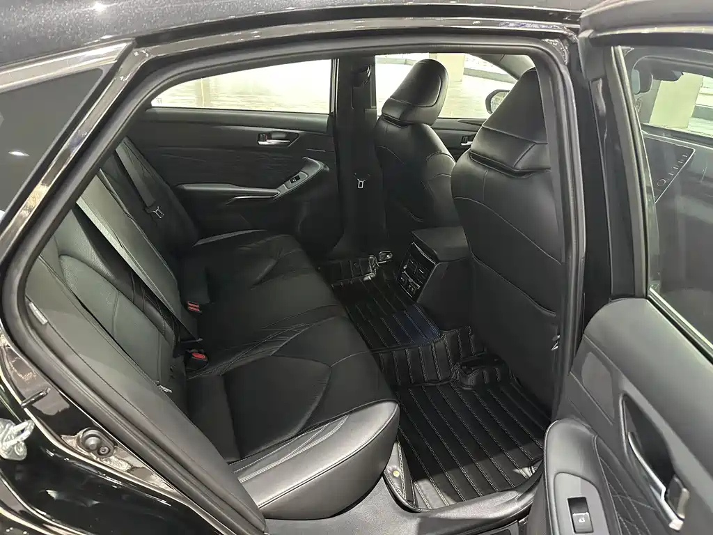 TOYOTA AVALON 2020