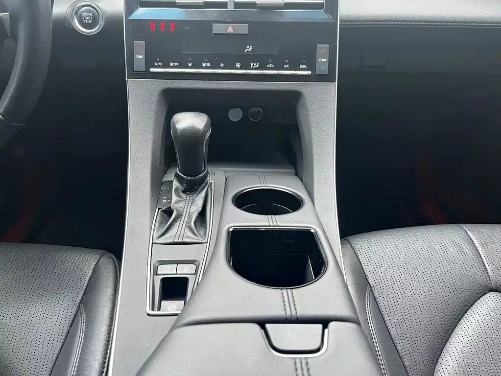 TOYOTA AVALON 2020