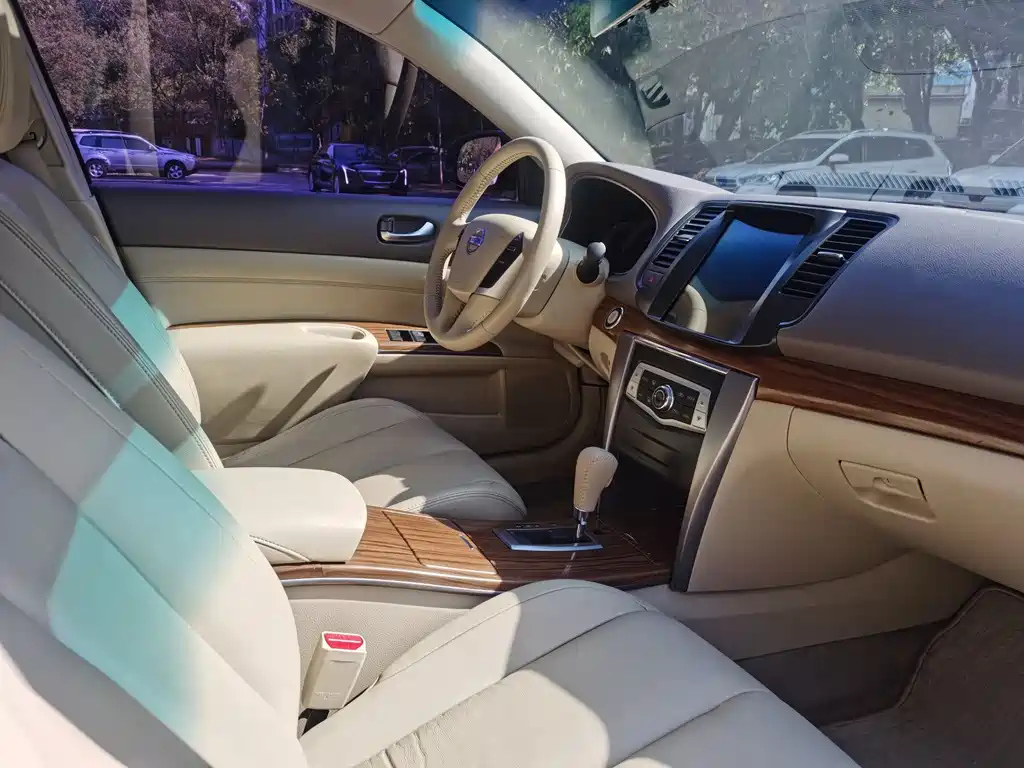 NISSAN TEANA 2011