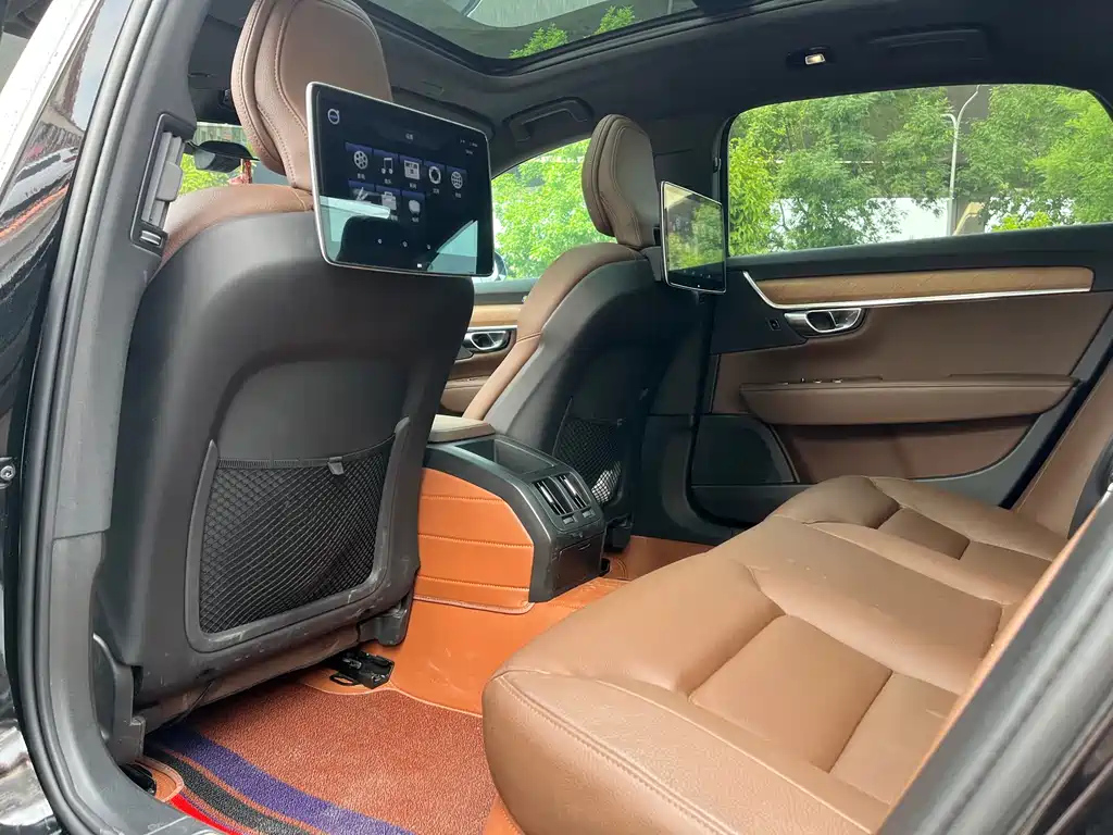 VOLVO S90 2021