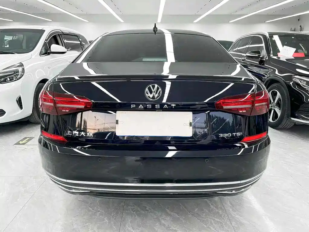 VOLKSWAGEN PASSAT 2021