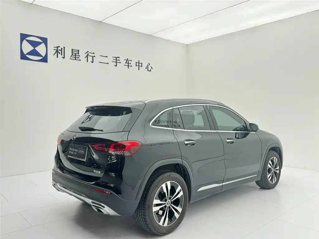 MERCEDES BENZ GLA 2021