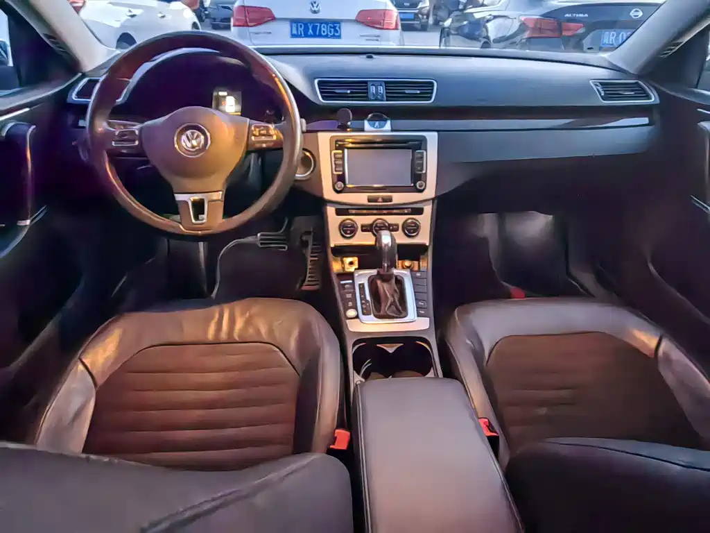 VOLKSWAGEN MAGOTAN 2015