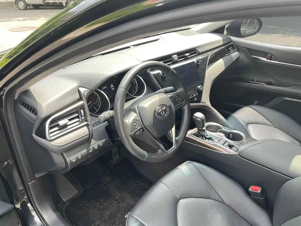 TOYOTA CAMRY 2020