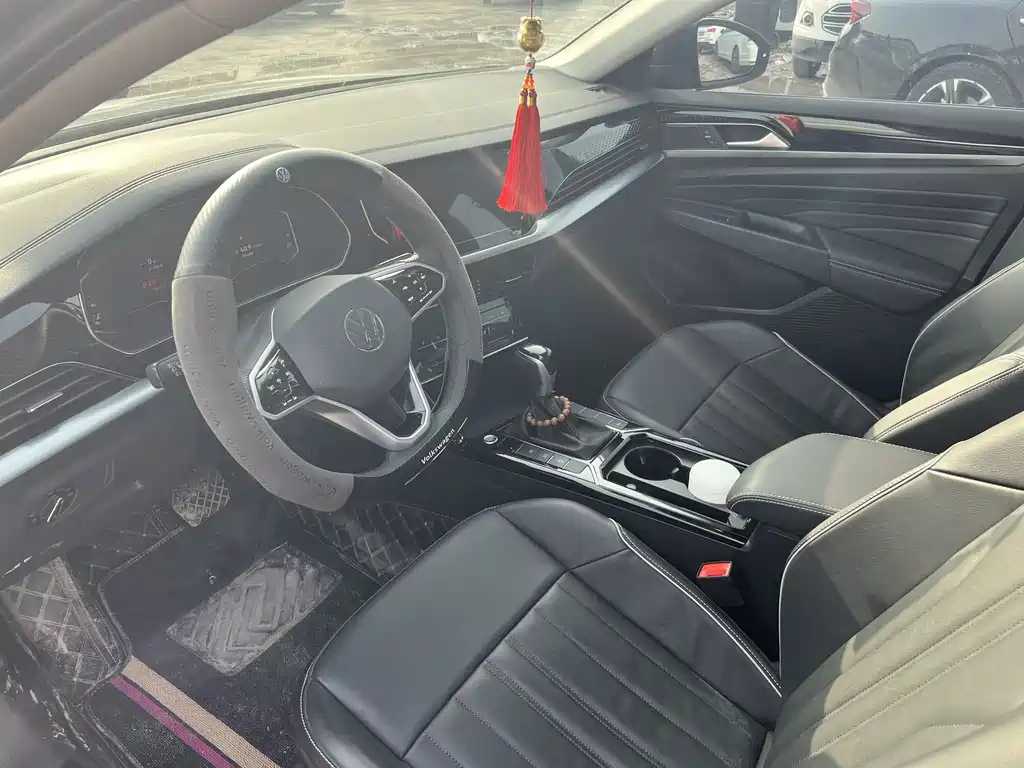 VOLKSWAGEN PASSAT 2022