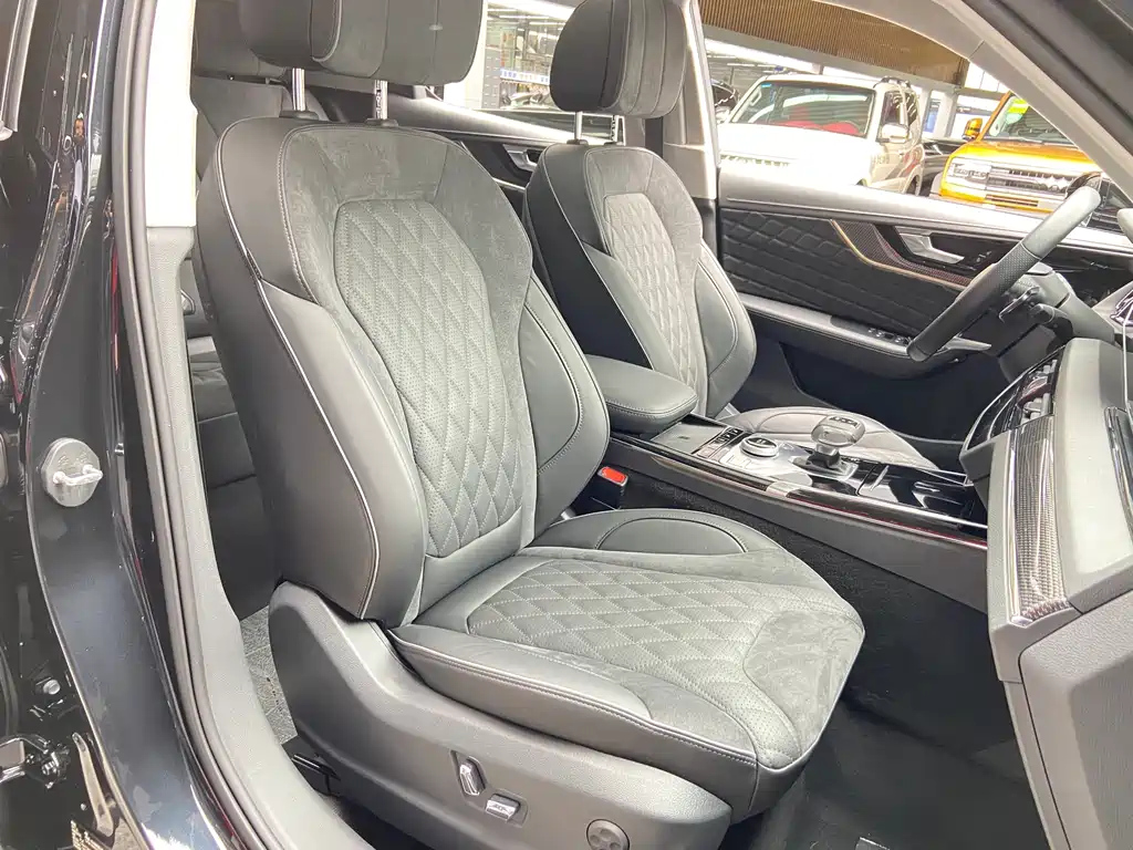 HONGQI HS5 2020