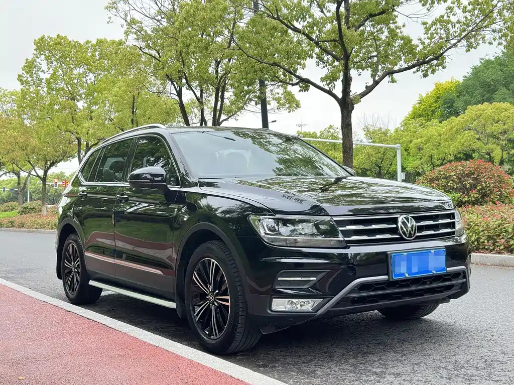 VOLKSWAGEN TIGUAN L 2021