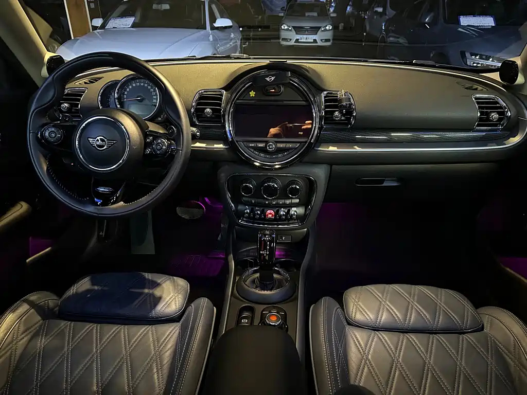 MINI CLUBMAN 2020