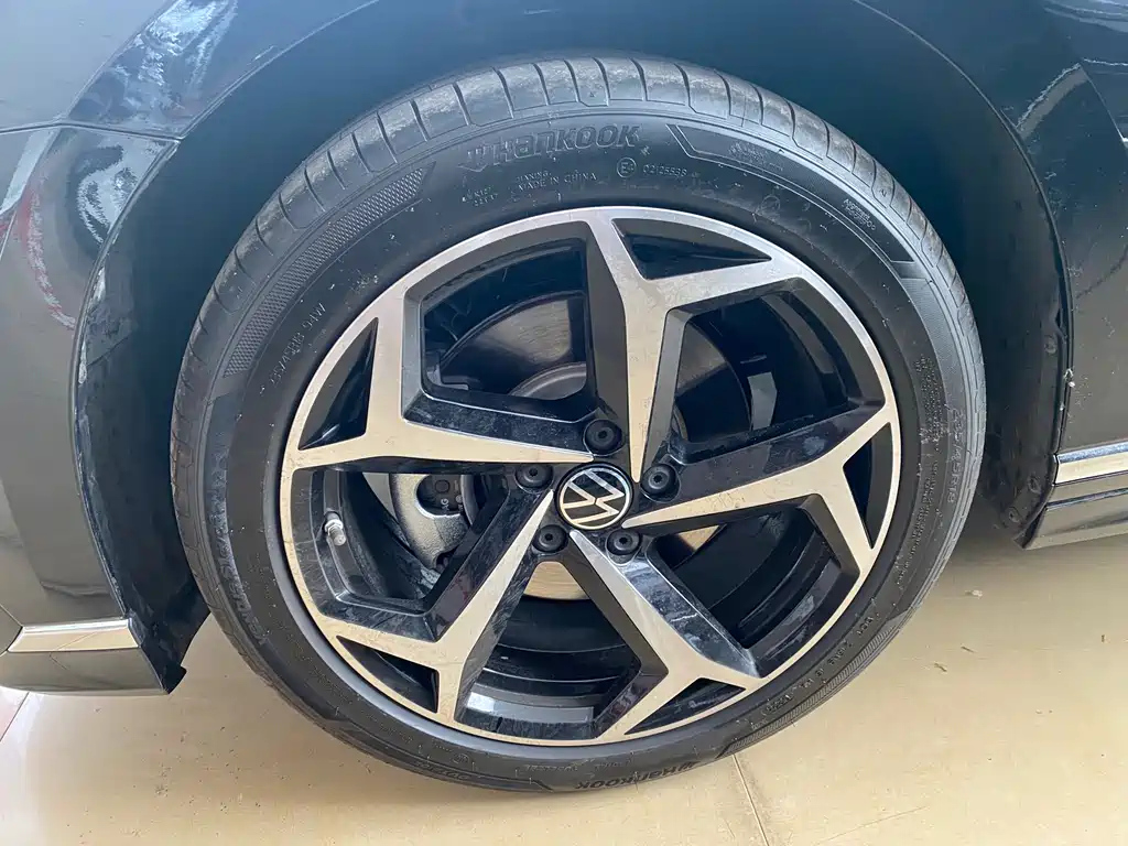 VOLKSWAGEN MAGOTAN 2024