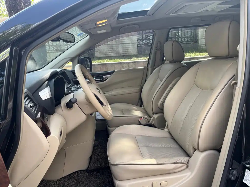 NISSAN QUEST 2015