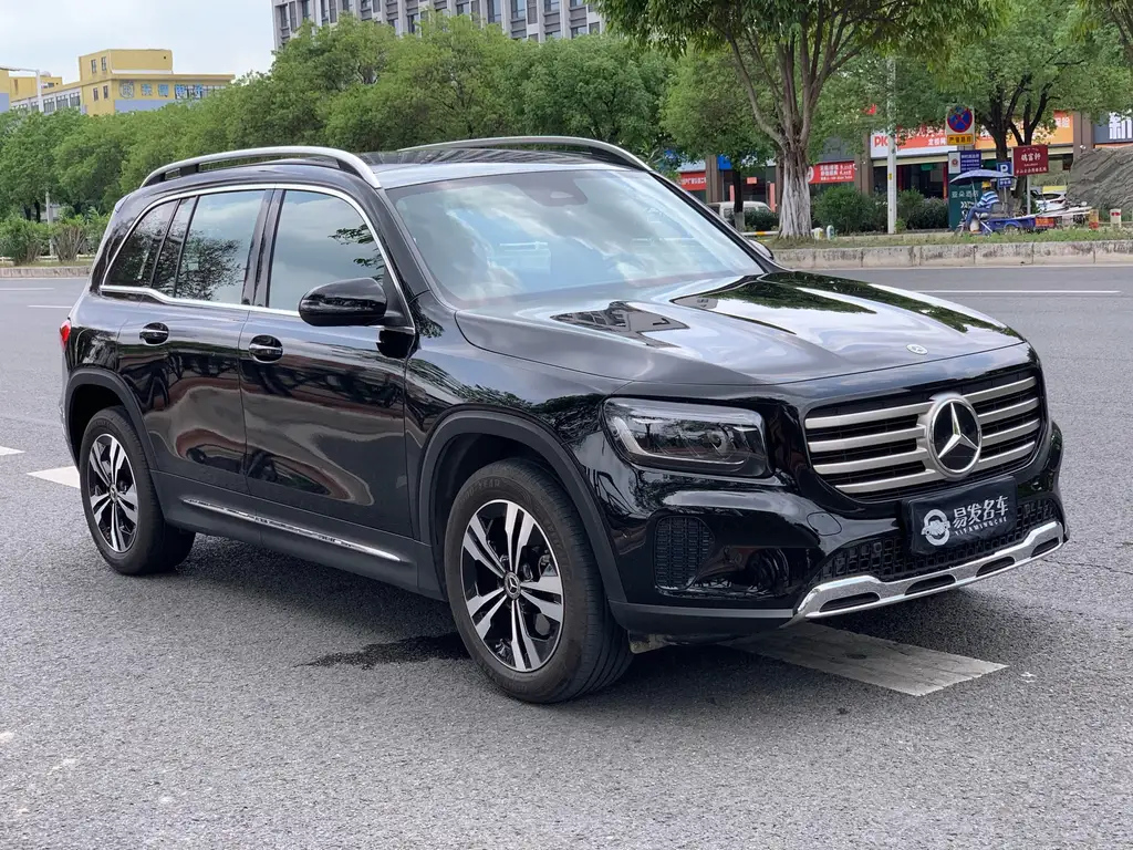 MERCEDES BENZ GLB 2024
