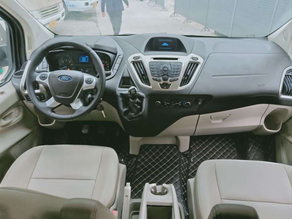 FORD TOUREO 2016