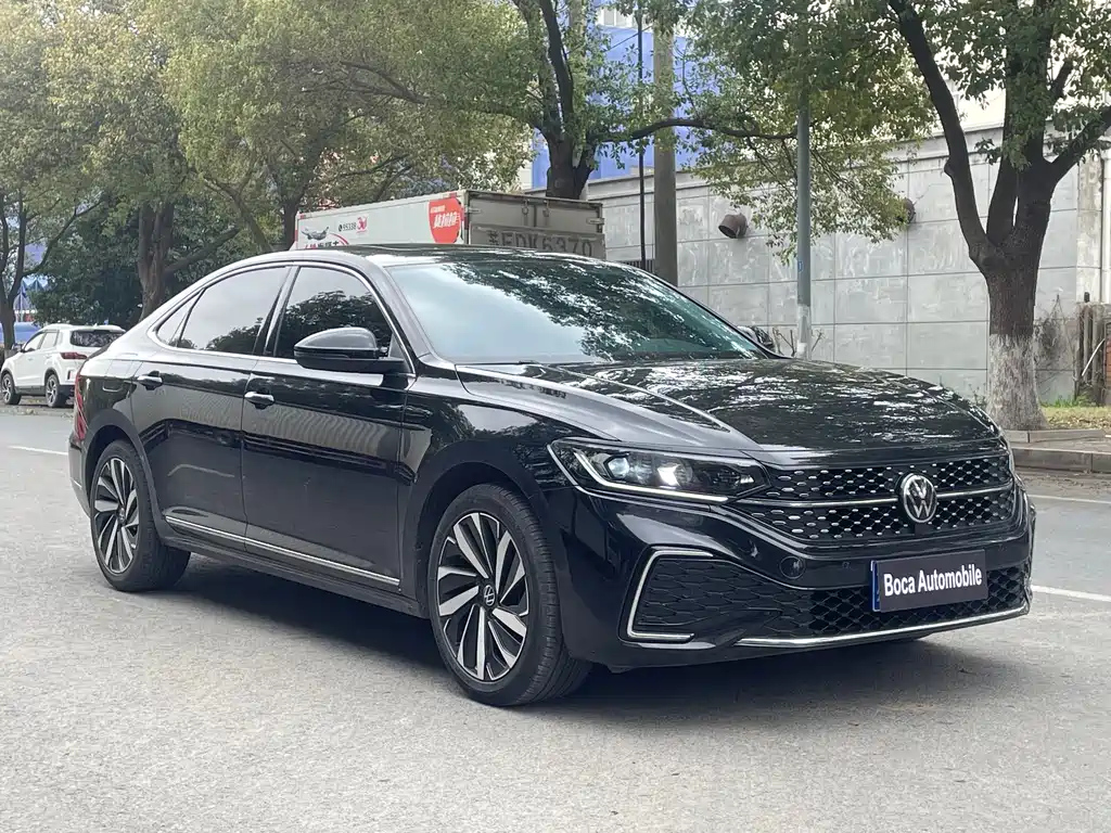 VOLKSWAGEN PASSAT 2022