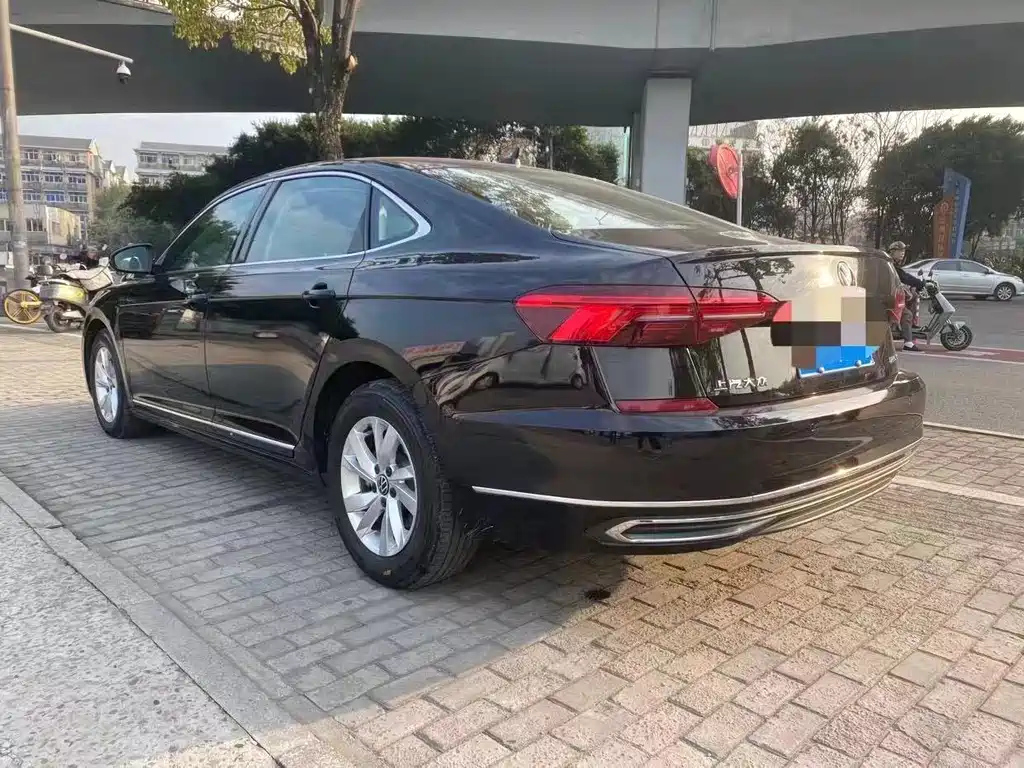 VOLKSWAGEN PASSAT 2021