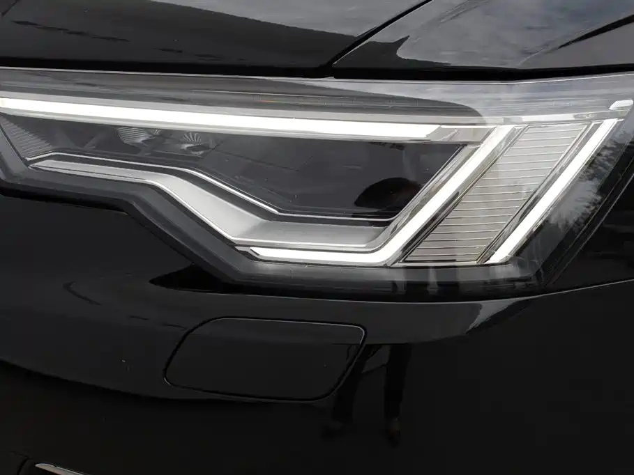 AUDI A6L 2021