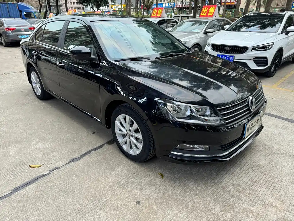 VOLKSWAGEN LAVIDA 2016