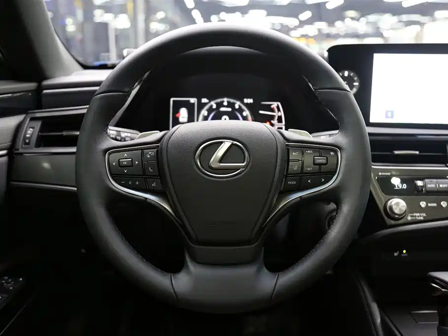 LEXUS ES 2023