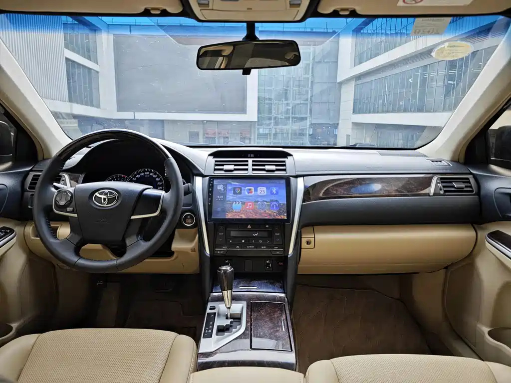 TOYOTA CAMRY 2016