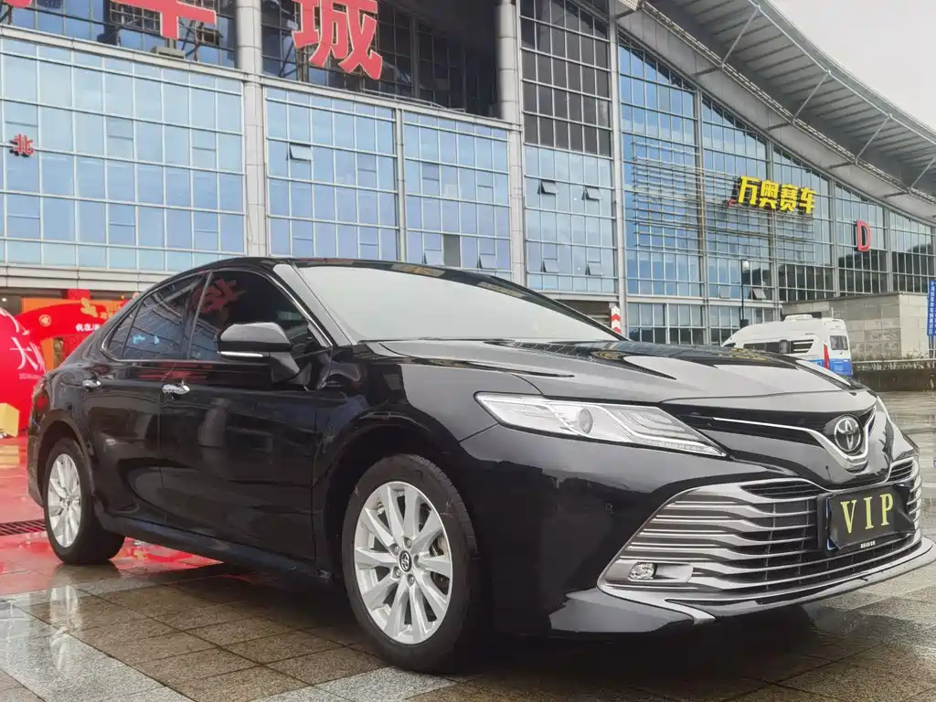 TOYOTA CAMRY 2020