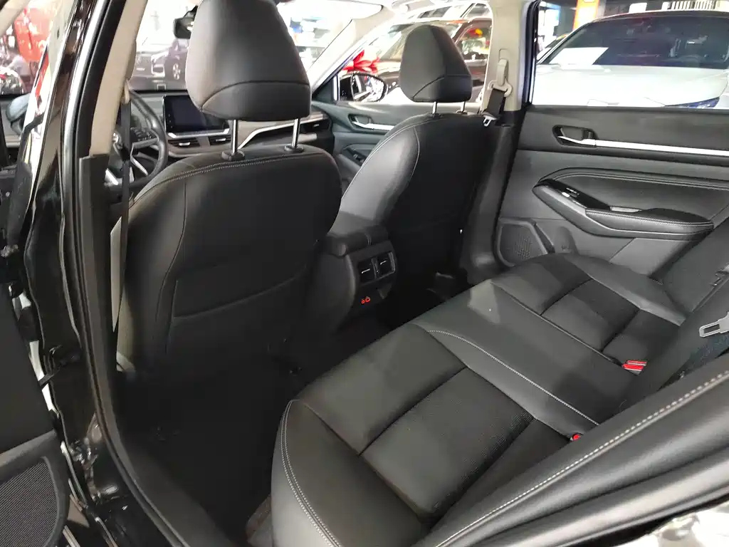 NISSAN TEANA 2022