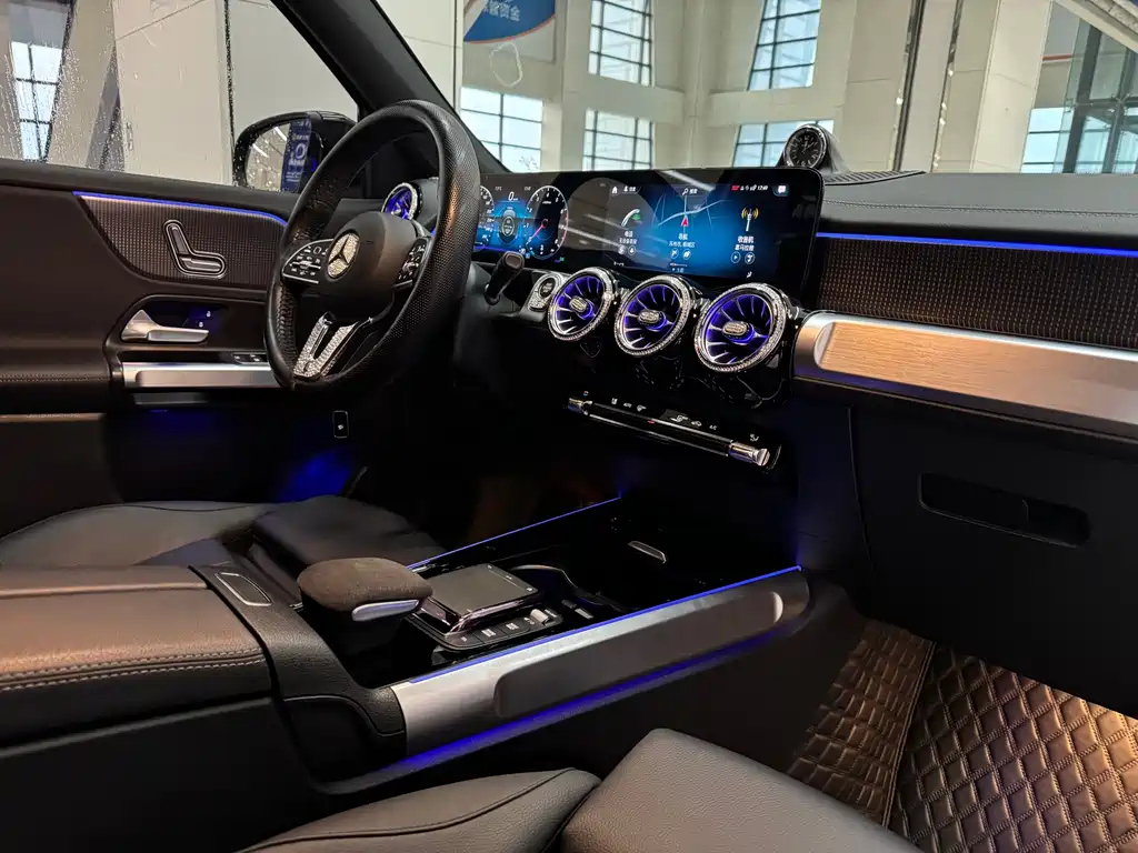 MERCEDES BENZ GLB 2021
