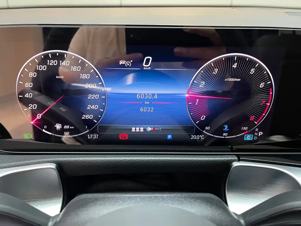 MERCEDES BENZ GLB 2023