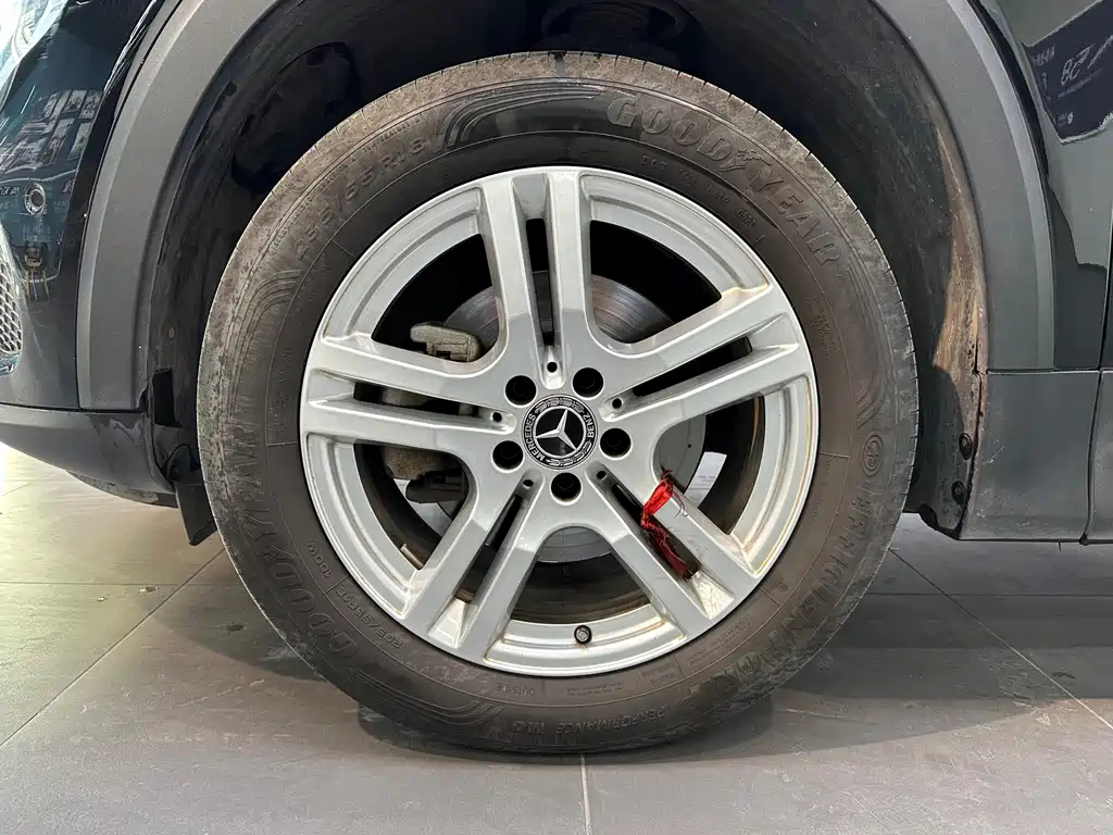 MERCEDES BENZ GLB 2021