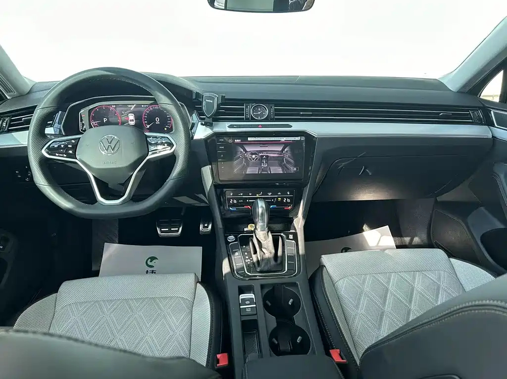 VOLKSWAGEN MAGOTAN 2024