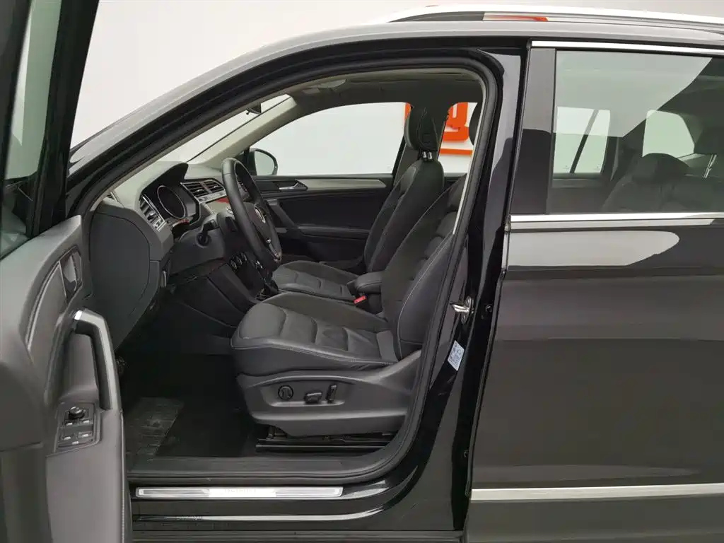 VOLKSWAGEN TIGUAN L 2020