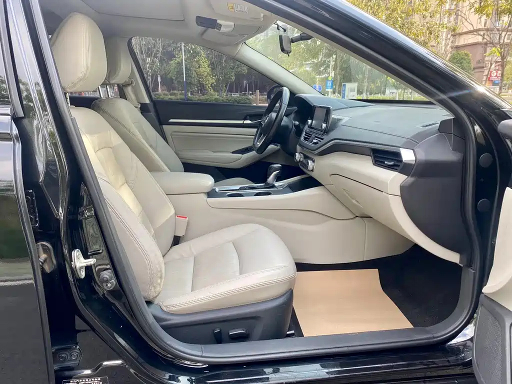 NISSAN TEANA 2019
