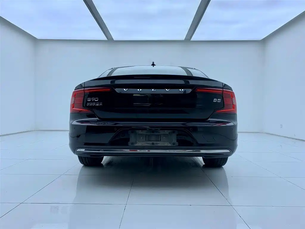 VOLVO S90 2021