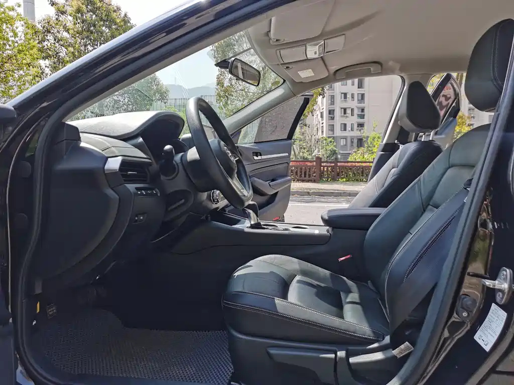 NISSAN TEANA 2021
